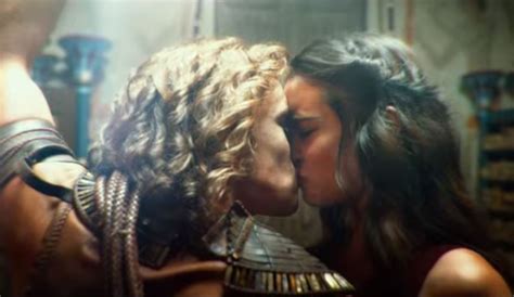 gods of egypt trailer released and lionsgate apologizes for lack of diversity in cast lainey
