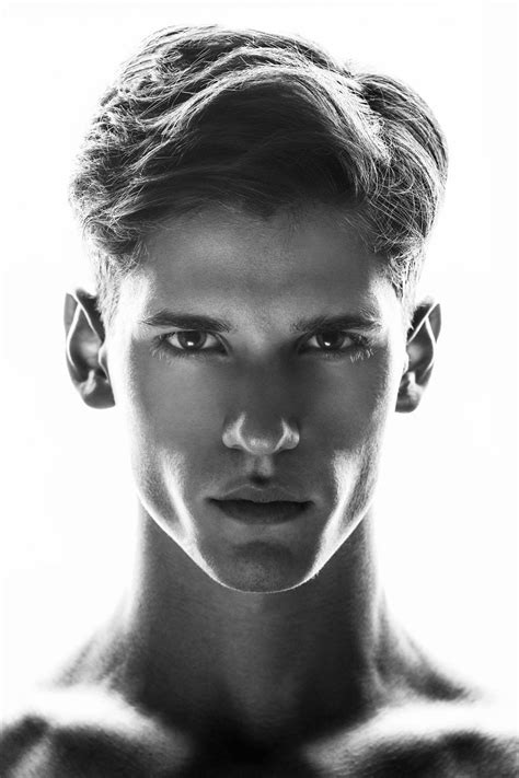 Top Terbaru Male Model Portrait Hairs Baju 2022