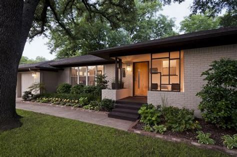 Thursday Three Hundred Renovated Midcentury Ranch In Midway Hollow