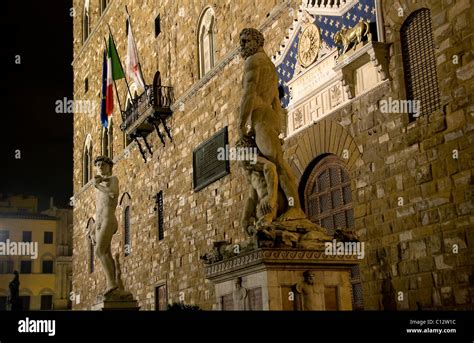 Statue Of David In Piazza Della Signoria Hi Res Stock Photography And