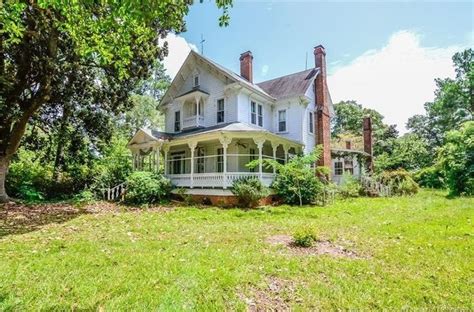 1885 Farmhouse In Laurinburg North Carolina — Captivating Houses Old