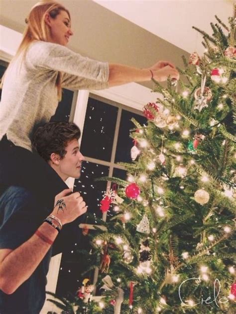 shawn mendes christmas edit cielo christmas couple cute couples goals christmas pictures