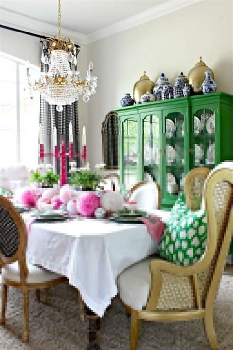 Whether it's a cosy breakfast for two or a game night set for six, an extendable dining table will give you plenty of room to grow. Dining Table Centerpiece Ideas (Formal and Unique Table ...