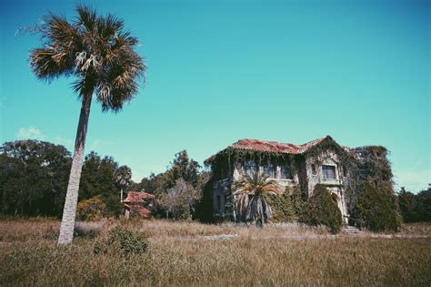 Abandoned Mansion In Florida Covered With Overgrowth Photo By Drew