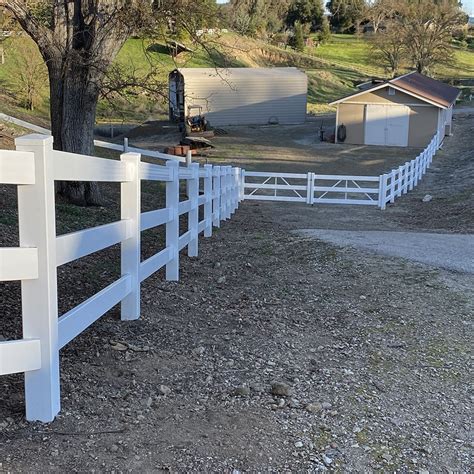 Durables 3 Rail Vinyl Ranch Rail Horse Fence With 8 Posts White