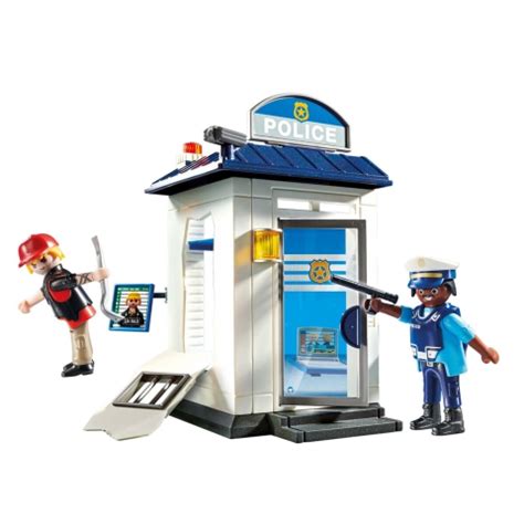 The rendőrség is the national civil law enforcement agency of hungary and is governed by the interior ministry. Playmobil Városi forgatag - Starter Pack Rendőrség ...