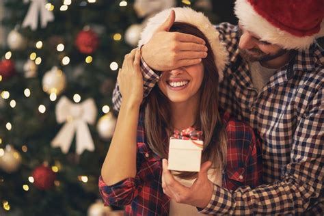 The Ultimate Love And Dating Guide For Christmas Datingscout