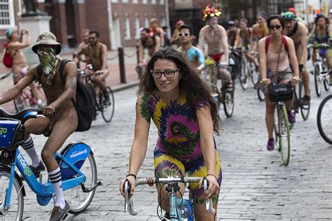 Independence Hall Philadelphia Naked Bike Ride Play Imgur World Naked Bike Ride Min