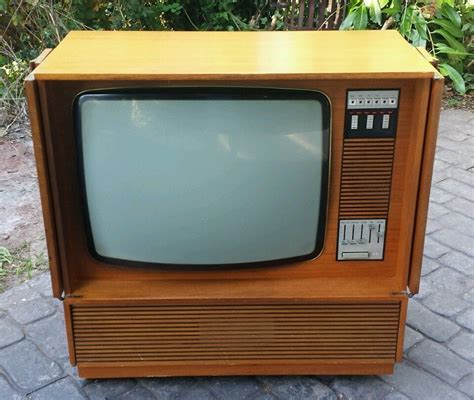 Vintage 1970s Retro Mullard Philips 26 Colour Television Tv Teak Wood