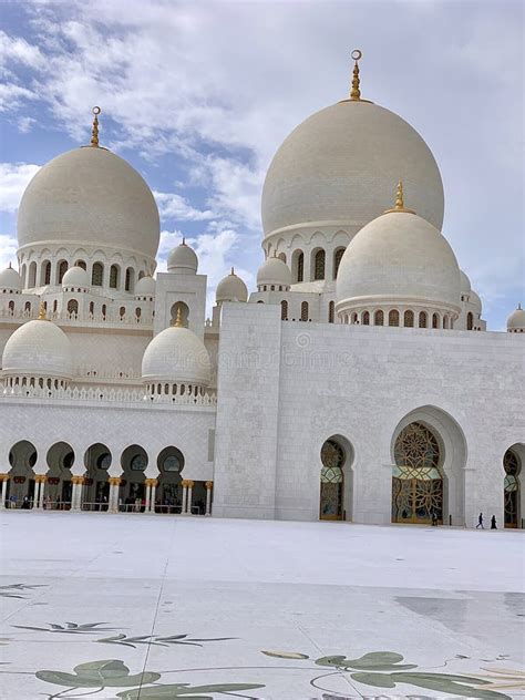 Sheikh Zayed Grand Mosque Abu Dhabi United Arab Emirates 422020