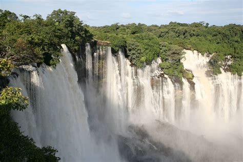 Angola is a country in southern africa bordering the south atlantic ocean. Encontro sobre turismo - Rede Angola - Notícias ...