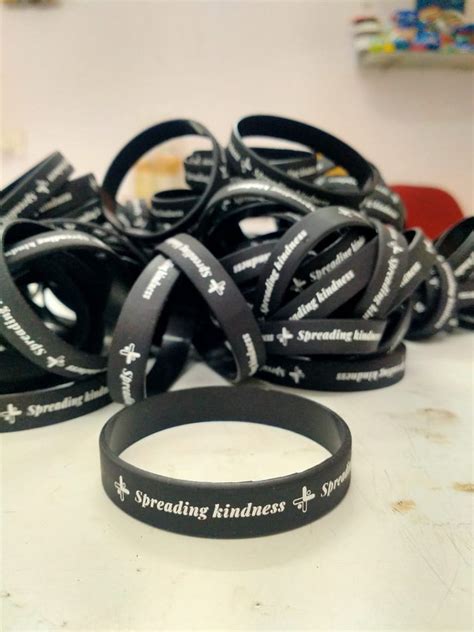 Spreading Kindness Black Wristband At Rs 65piece रबड़ रिस्टबैंड In