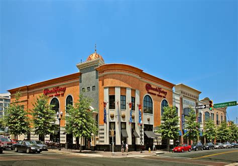 >in one of arlington's most vibrant areas, the paramount offers the best of all worlds. Market Common Clarendon, Arlington, VA 22201 - Retail ...