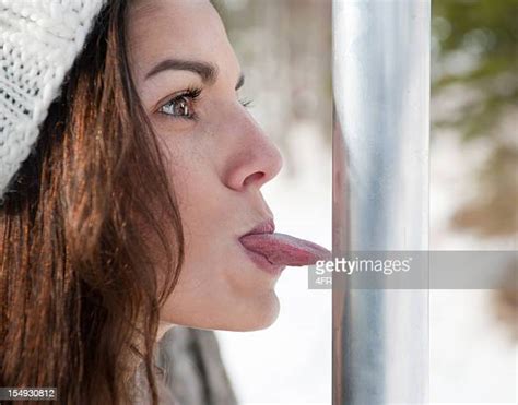 Tongue Stuck To Ice Photos Et Images De Collection Getty Images