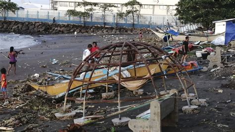 20 Dead After Typhoon Hits Philippines Bt