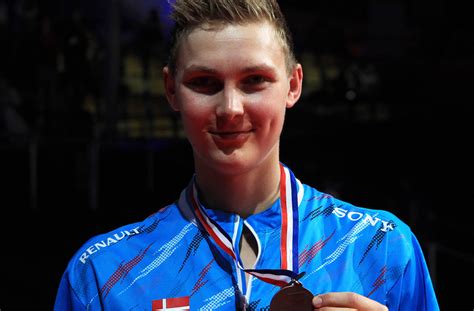 Viktor axelsen is a danish badminton player. Djarum Badminton : Badminton TV | Berita Video Badminton ...