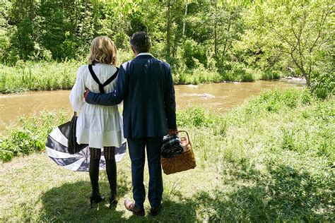 Johnny And Moira From Schitts Creek Final Season First Look E News