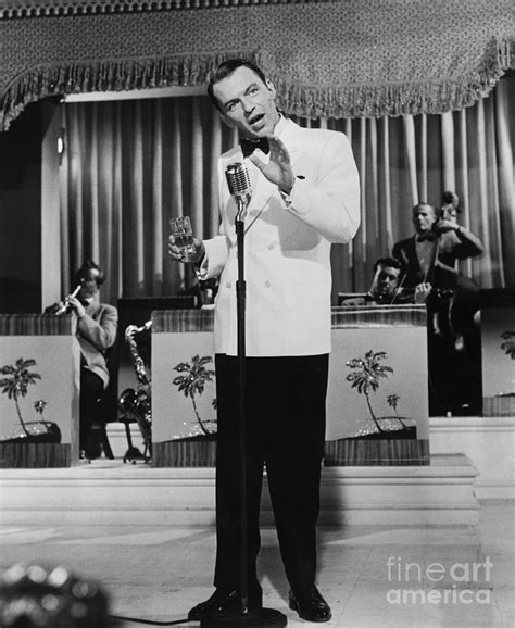 Frank Sinatra At Microphone By Bettmann