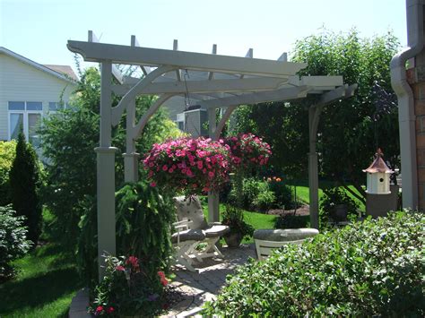 A Lovely Corner Pergola To Spend An Afternoon With A Good Book