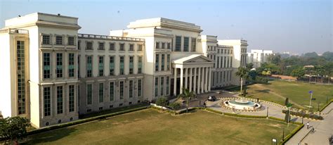 Amity University Lucknow Campus About Campus