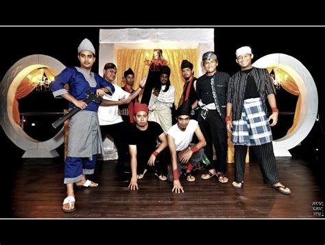 Pakaian muslimah yang cerewek untuk majlis makan malam atau dinner. Passion of Image: Majlis Makan Malam Kesultanan Melayu Melaka