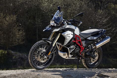 The bmw f 800 gsa (or f800 gs adventure) is a more premium take on the adventure motorbike recipe, with a larger underseat tank, extended bodywork and a host of options. BMW F 800 GS Sondermodell GS Trophy (06/2016)