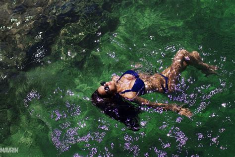 Wallpaper Women Water Brunette Underwater Bikini Duck Pond
