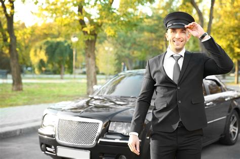 4 Ways Hiring A Luxury Chauffeur Service Can Benefit Your Business