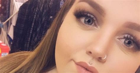 Tinder Reject Calls Girl Hungry Hippo With More Rolls Than Greggs