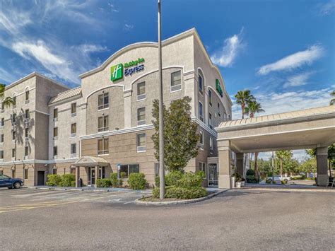 Holiday Inn Express & Suites Clearwater/Us 19 N Hotel by IHG
