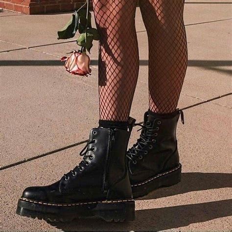 Aesthetic Grunge Rock 90s On Instagram 1 10 😍 Boots Or Sneakers ️