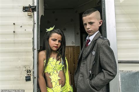 Photographer Is Granted Rare Access To Irish Travellers And Spends