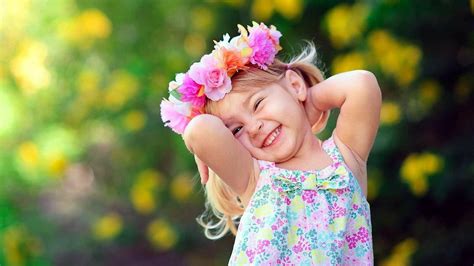 Smile Girl Wallpapers Top Free Smile Girl Backgrounds Wallpaperaccess