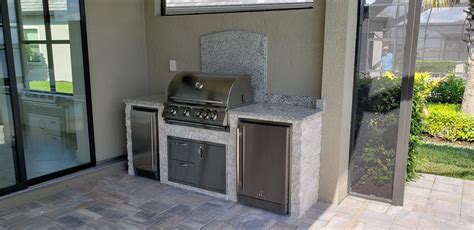 Rock Selections With Corners Elegant Outdoor Kitchens