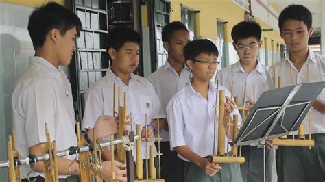 Angklung搖竹 Angklung搖竹是一種古老傳統的竹樂器，發源於印尼，流傳到馬來西亞、菲律賓、泰國等東南亞國家。搖竹合奏