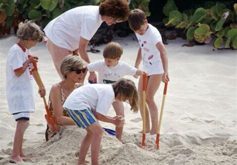 Lady Diana Souvent Nue Dans Son Jardin Cette Habitude D Plaisait La