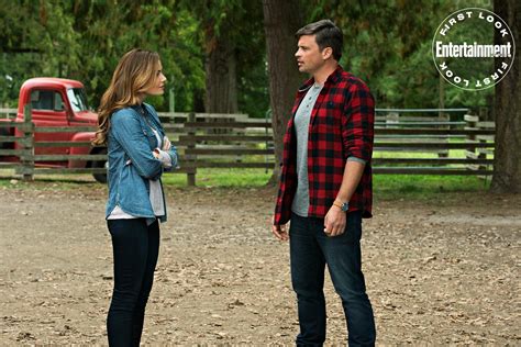 Get Your First Look At Erica Durance And Tom Welling’s Return To Smallville In New Crisis On