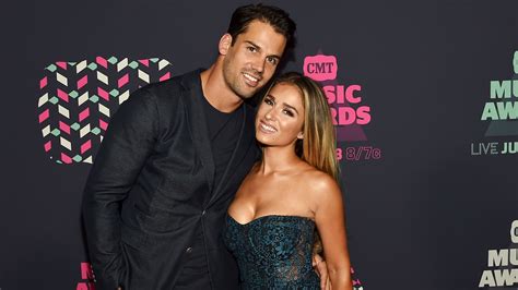 Jessie James Decker Mari Fortune Taille Tatouage Origine Taddlr