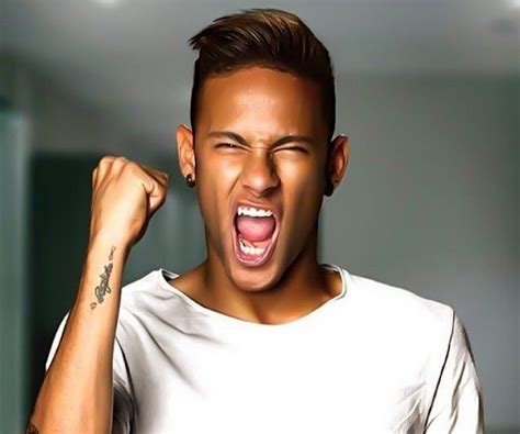 Neymar terlihat menempelkan rambut baru yang membuat gimbalnya begitu panjang dan perlu diikat ke atas. Top 5 gaya rambut Neymar Jr