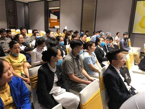 Hiện bệnh nhân được chuyển đến bệnh viện bệnh nhiệt đới trung ương cơ sở đông anh để cách ly, điều trị. Bệnh viện Đa khoa Hợp Lực tập huấn hướng dẫn chẩn đoán ...