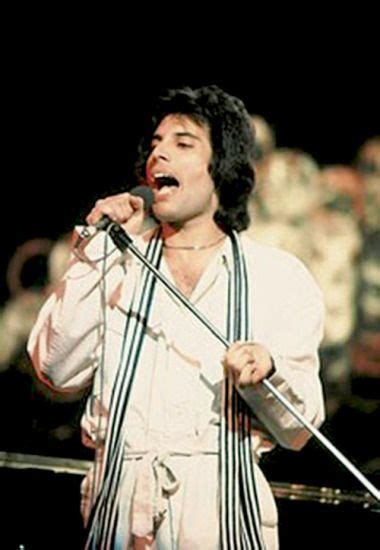 Updates shot in 4k, 60fps available for streaming & download. good old-fashioned lover boy '76 | Queen freddie mercury ...