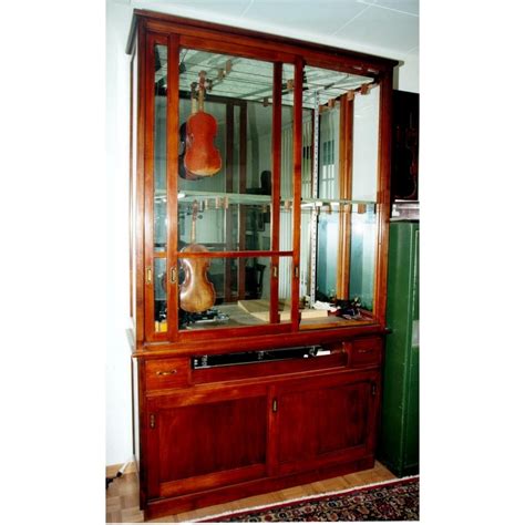 Have you ever wondered, what is my interior design style? let's break down the most popular interior design styles so you can find your decorating style. Vitrine style Directoire, vers 1900. sur Moinat SA ...