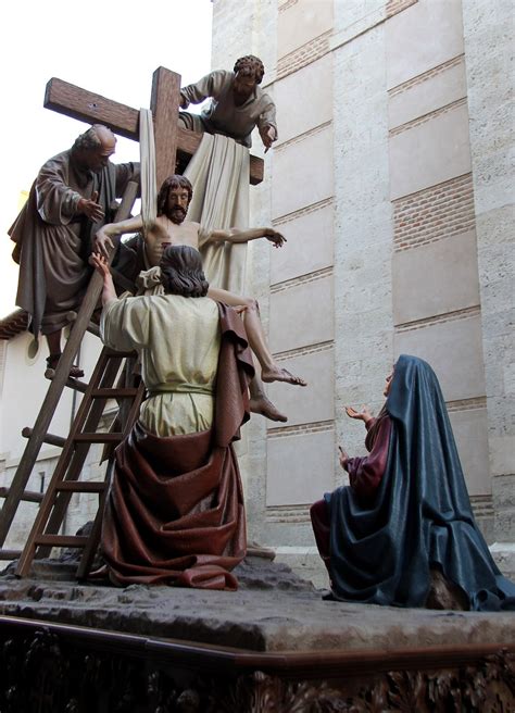 VÍa Crucis De Palencia Descendimiento De Jesús