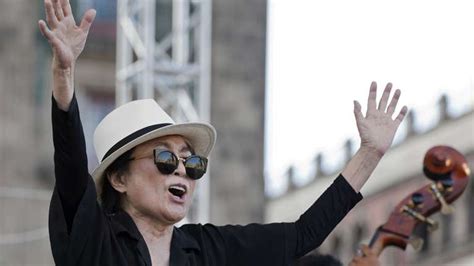 Yoko Ono Está Enferma Y Cedió Sus Negocios Millonarios A Su Hijo Sean