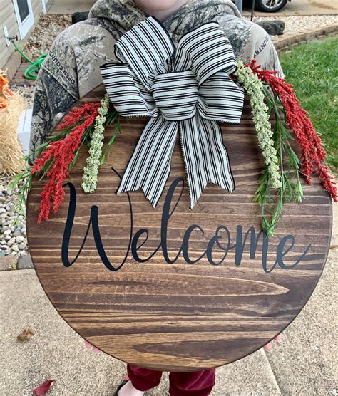Round wood welcome sign | Etsy