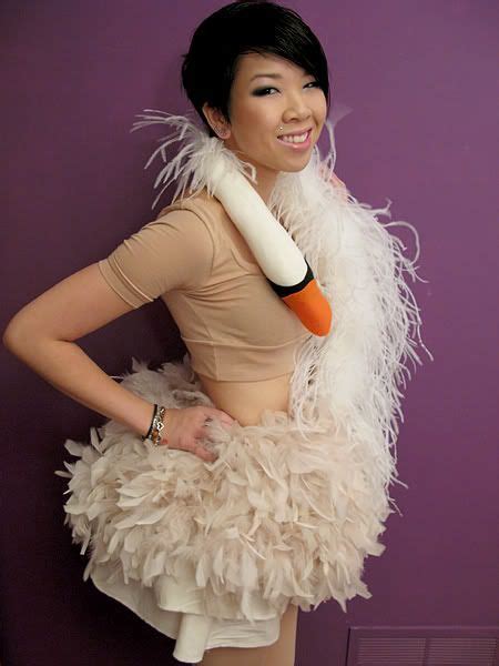 Tutorial Bjork S Swan Dress Bjork Swan Dress Swan Dress Funky Dresses