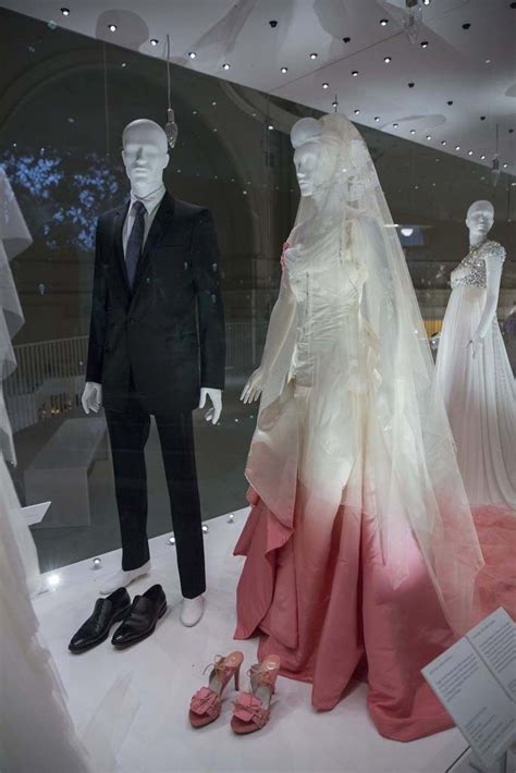 Select from premium gwen stefani wedding of the highest quality. Victoria and Albert Museum to Hold Bridal Exhibition ...