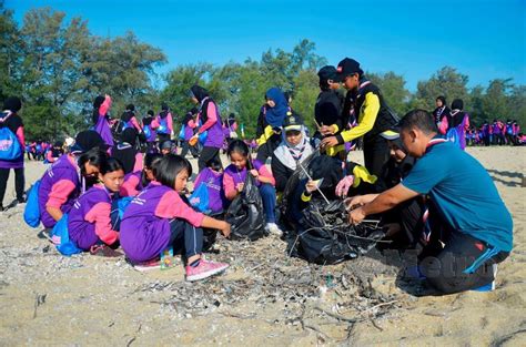 Sebagai seorang pelajar sekolah, maklumat ini sangat penting. Aktiviti bersih pantai terbesar di Malaysia | Harian Metro