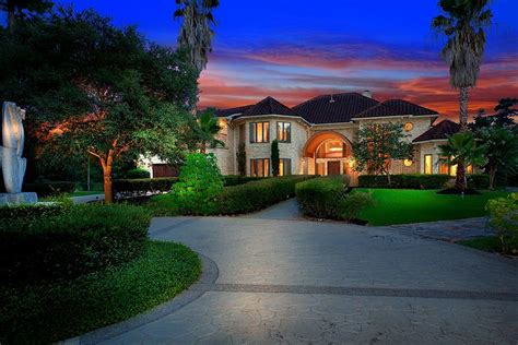 Updates include laminate flooring, recessed lighting, kitchen with granite counter tops and white. Texas Waterfront Estate - Haute Residence: Featuring the ...