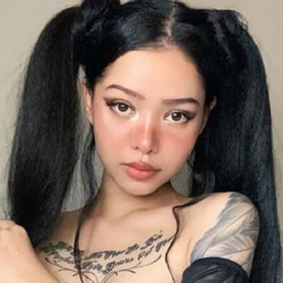 She is internet personality and social media personality from united states bella created scroll the page to know bella poarch wiki, bio, age, height, weight, ethnicity, net worth and other interesting stuff of her life. Marital Status - Page 4 - Married Biography